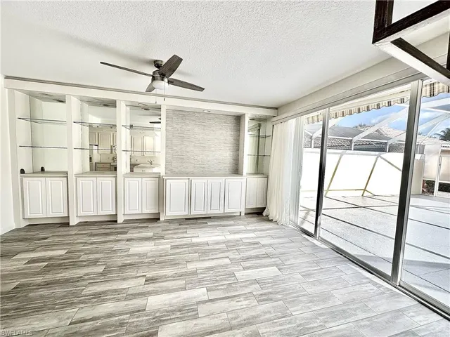 6182 Towncenter Cir, Naples, Florida 34119