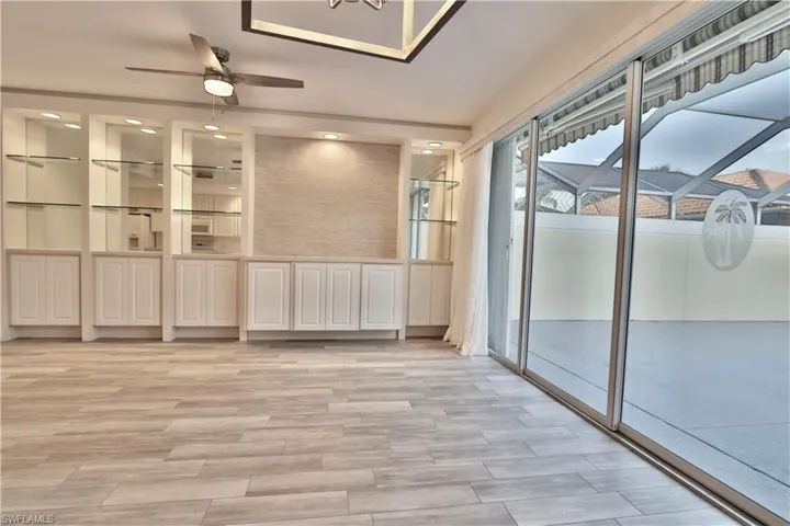 6182 Towncenter Cir, Naples, Florida 34119