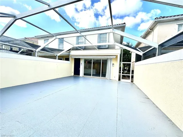 6182 Towncenter Cir, Naples, Florida 34119