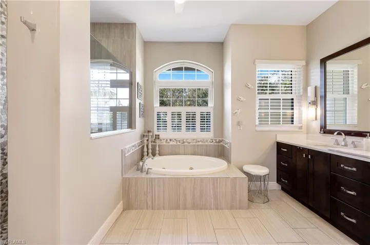 Jetted tub