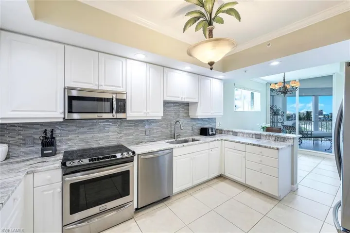 300  Dunes  BLVD, Naples, FL 34110