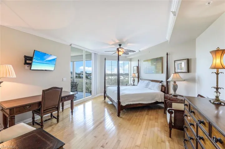 300  Dunes  BLVD, Naples, FL 34110