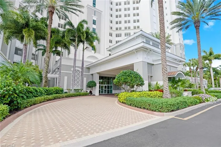 300  Dunes  BLVD, Naples, FL 34110