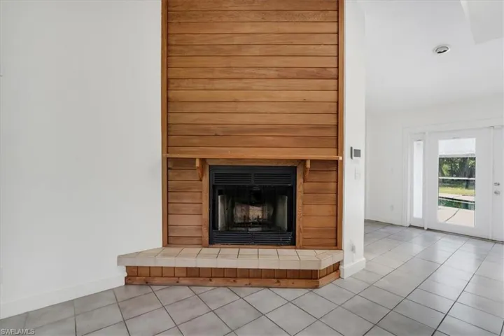 580 16th St Se, Naples, Florida 34117