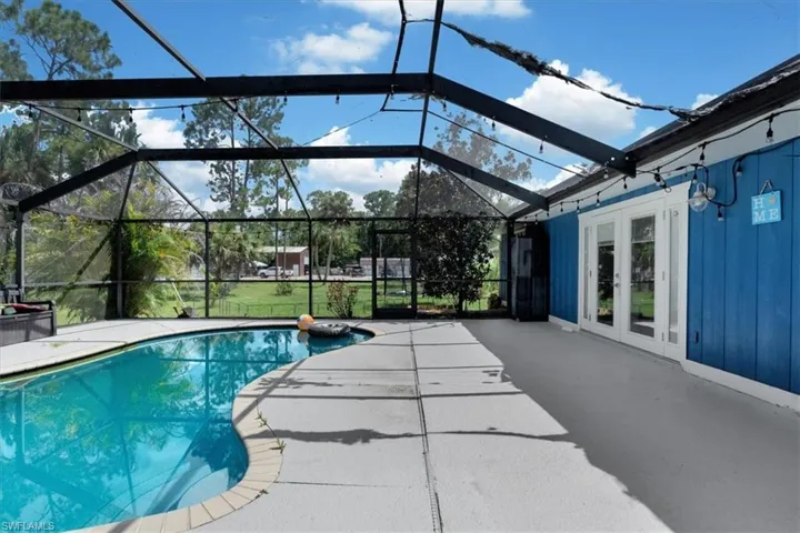 580 16th St Se, Naples, Florida 34117
