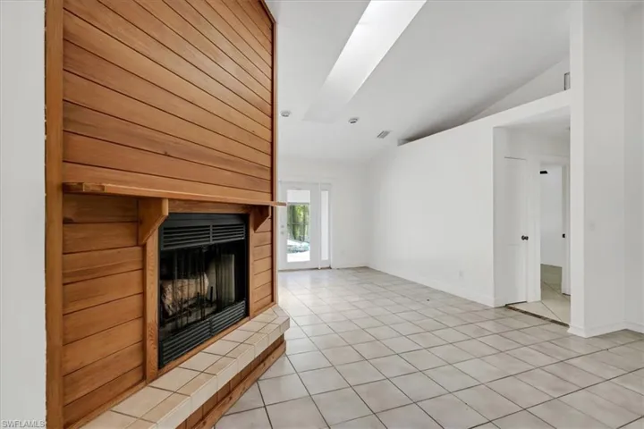 580 16th St Se, Naples, Florida 34117