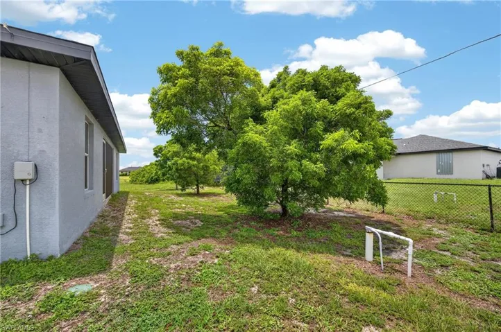 1139 Nw 14th Ter, Cape Coral, Florida 33993