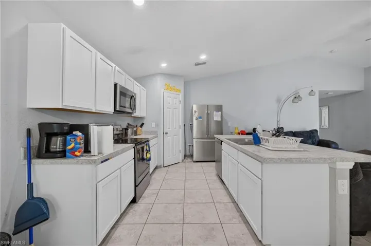 1139 Nw 14th Ter, Cape Coral, Florida 33993