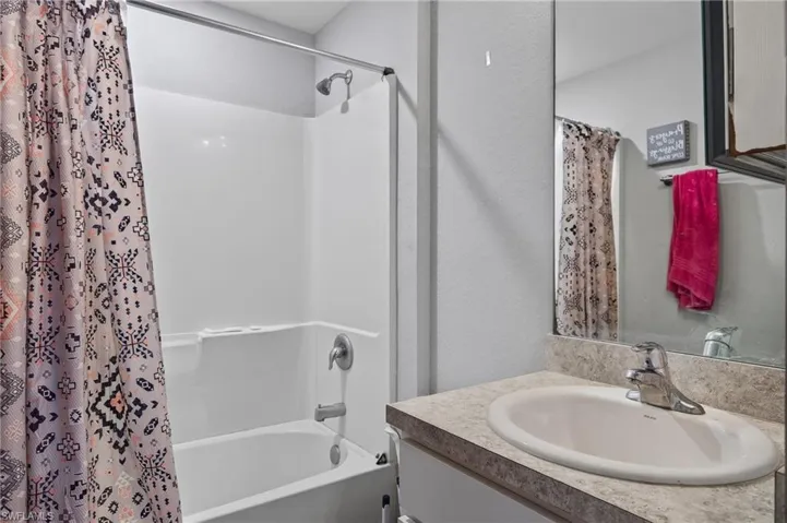 1139 Nw 14th Ter, Cape Coral, Florida 33993