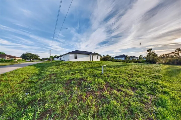 2621 40th St W, Lehigh Acres, Florida 33971