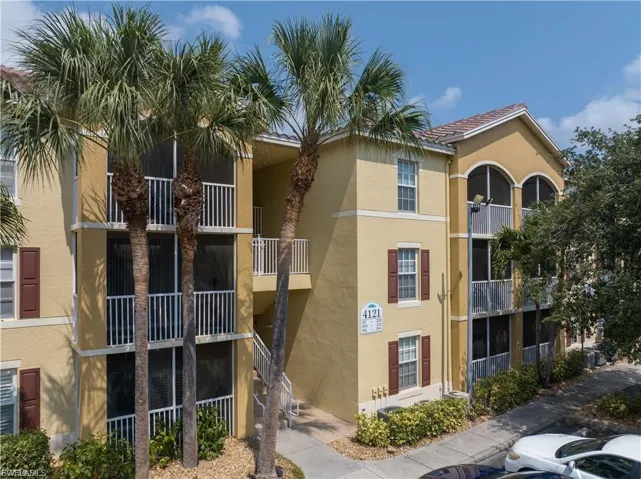 4121 Residence Dr 303, Fort Myers, Florida 33901