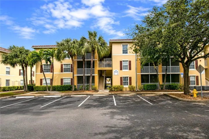 4121 Residence Dr 303, Fort Myers, Florida 33901