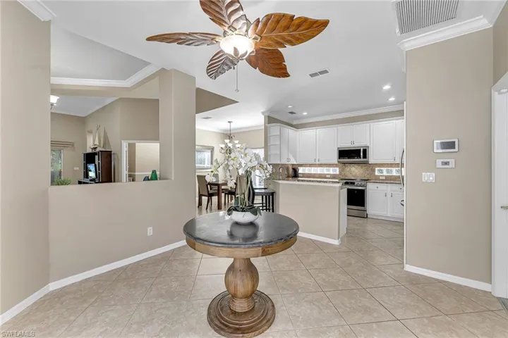 104 Glen Eagle Cir, Naples, Florida 34104