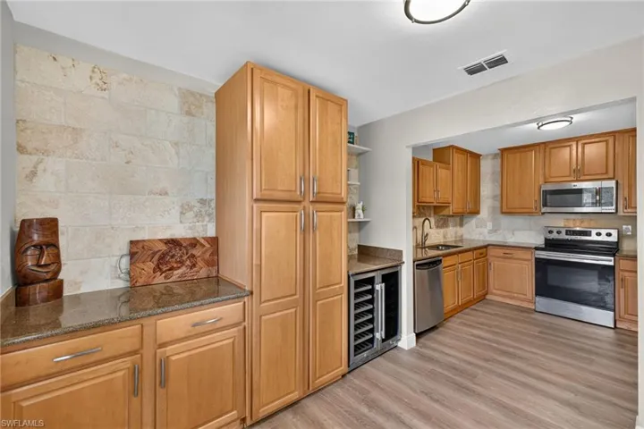3656 Suntrust Dr, Fort Myers, Florida 33916