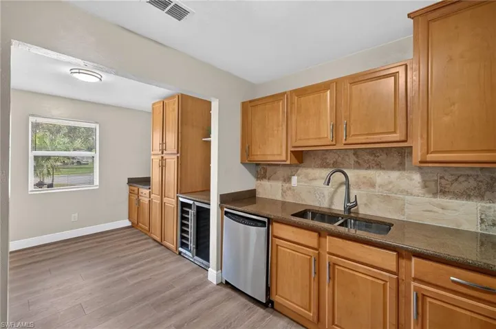 3656 Suntrust Dr, Fort Myers, Florida 33916