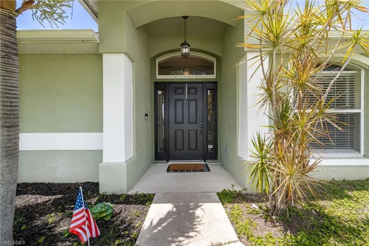 1605 Nw 23rd St, Cape Coral, Florida 33993
