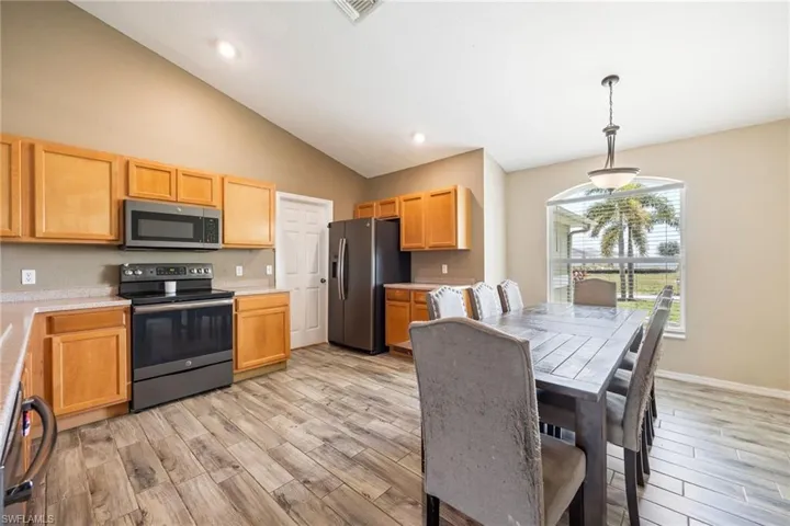1605 Nw 23rd St, Cape Coral, Florida 33993