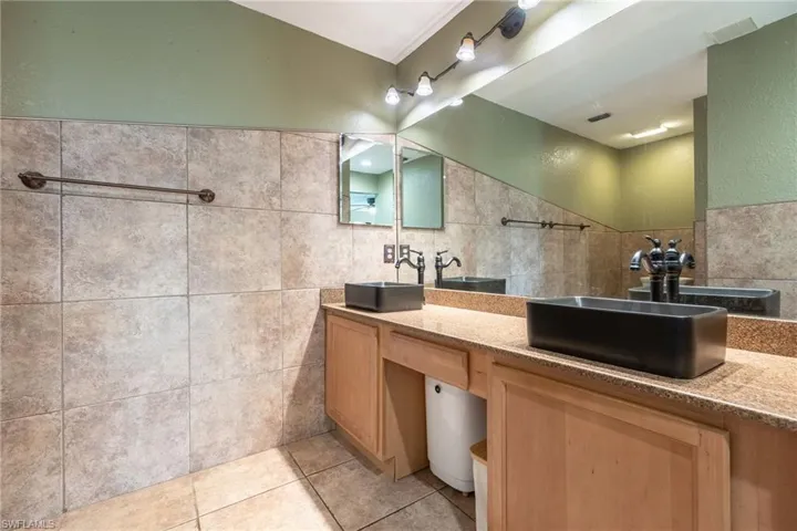 1605 Nw 23rd St, Cape Coral, Florida 33993