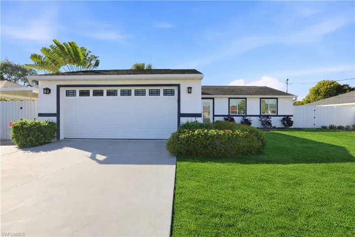 5242  32nd SW AVE, Naples, FL 34116