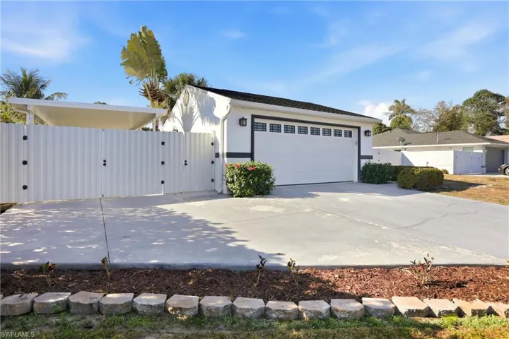 5242 32nd Ave Sw, Naples, Florida 34116