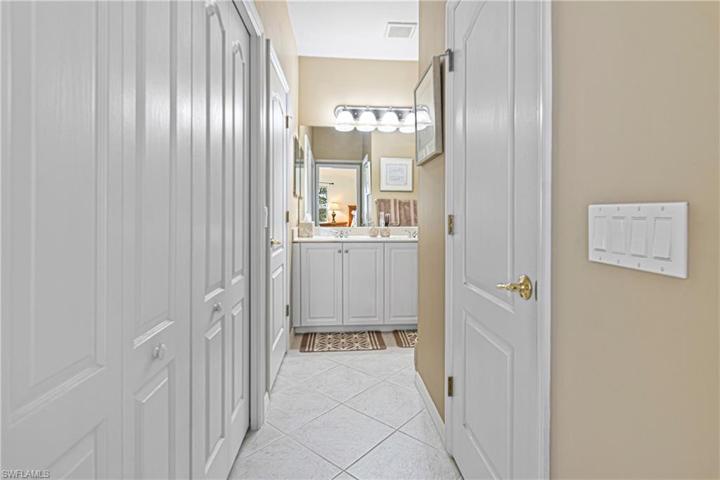 Entry into primary ensuite