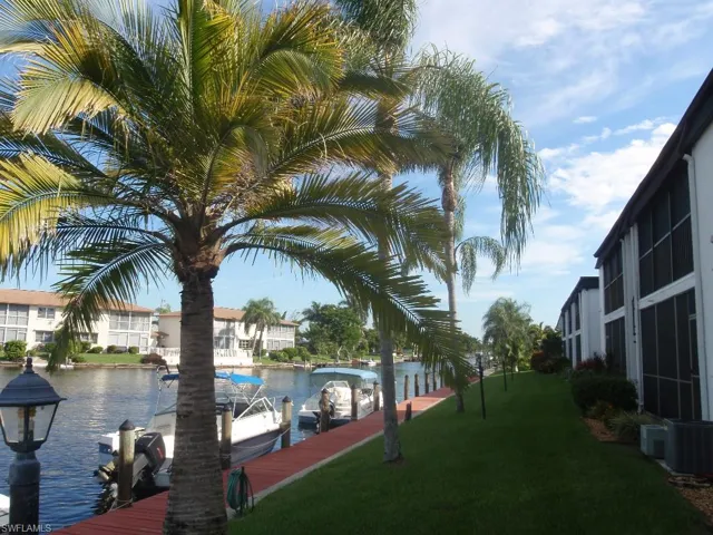 4722 SE 1st  PL, Cape Coral, FL 33904