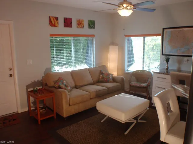 4722 SE 1st  PL, Cape Coral, FL 33904