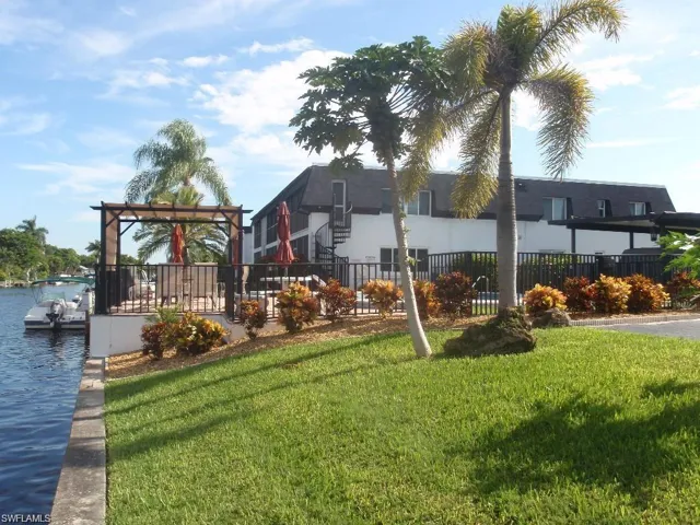 4722 SE 1st  PL, Cape Coral, FL 33904