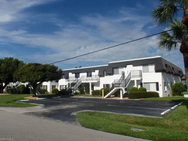 4722 SE 1st  PL, Cape Coral, FL 33904