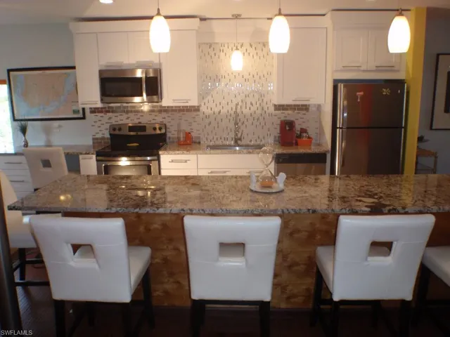 4722 SE 1st  PL, Cape Coral, FL 33904