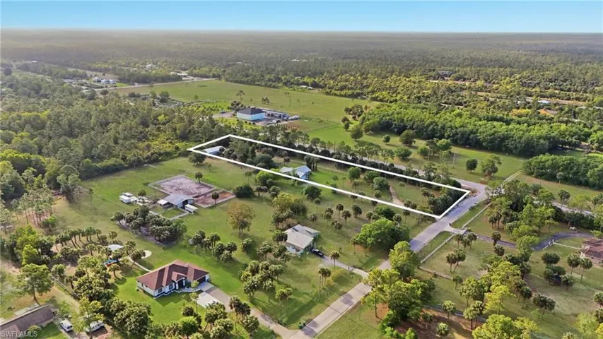 940 10th St Se, Naples, Florida 34117