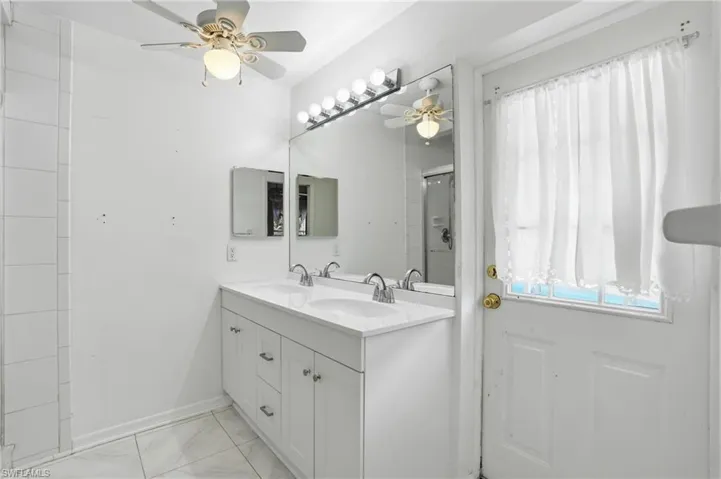 940 10th St Se, Naples, Florida 34117