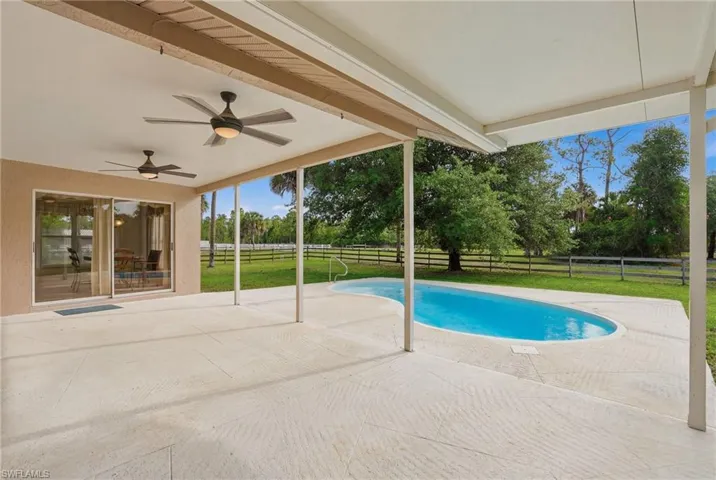 940 10th St Se, Naples, Florida 34117