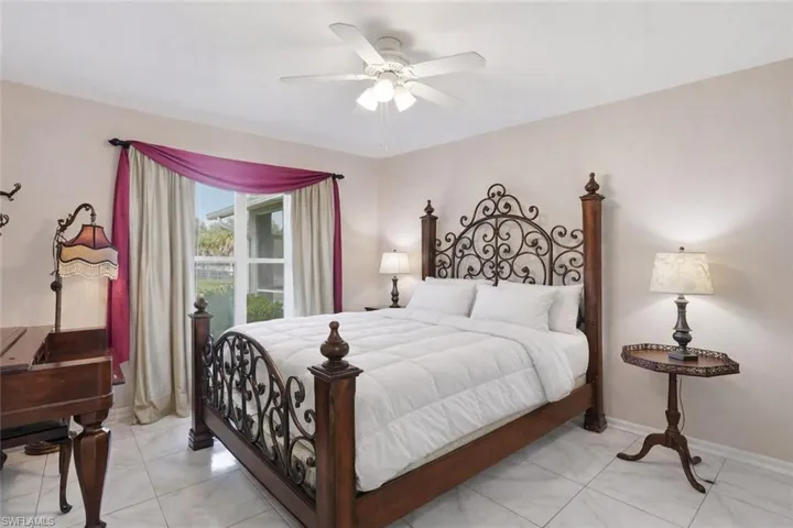 940 10th St Se, Naples, Florida 34117