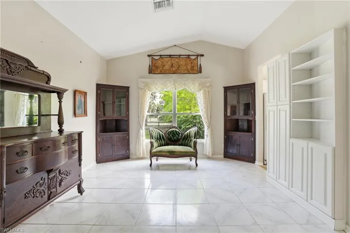 940 10th St Se, Naples, Florida 34117