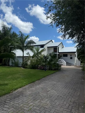 15793  San Antonio  CT, Fort Myers, FL 33908