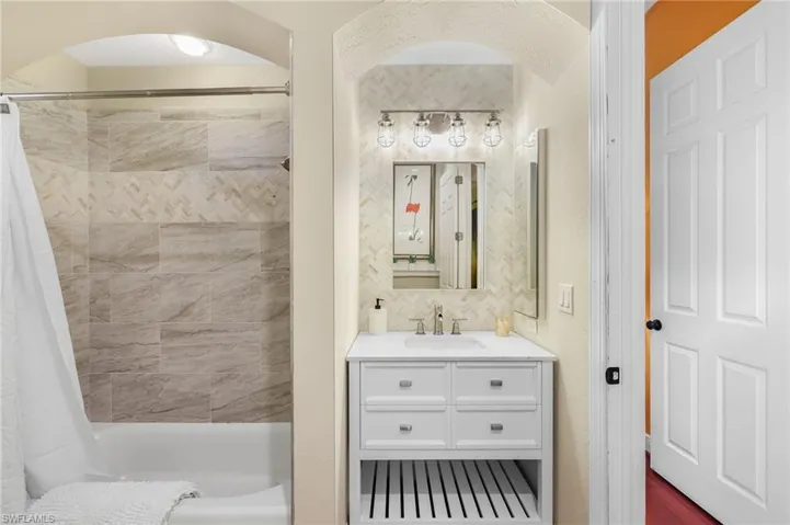 Contemporary & clean