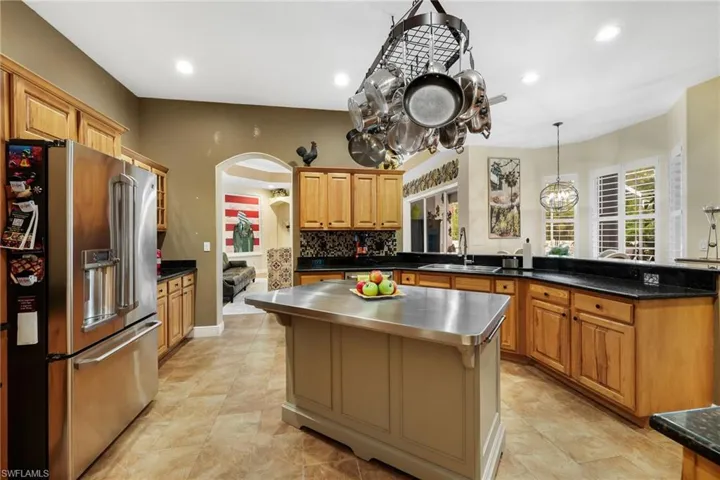 Stainless steel appliances with the added convenience of floating pots & pans
