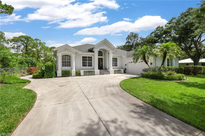 Welcome home to Estate Living in the country
