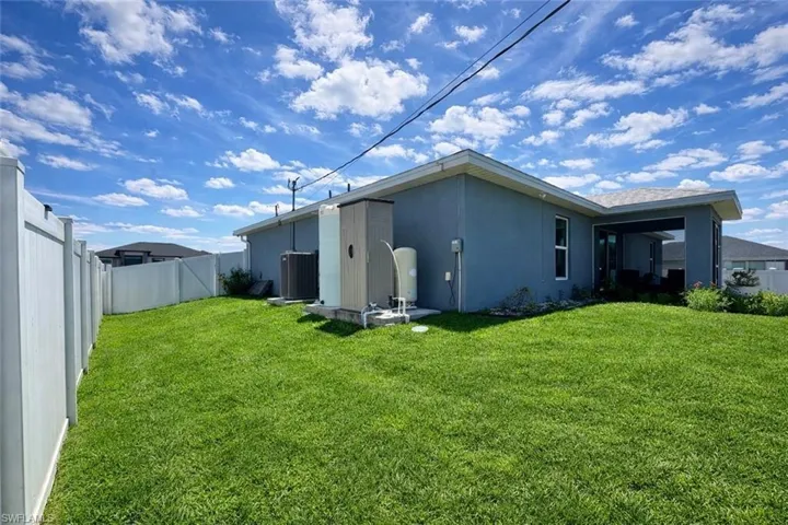 2804 NE 2nd  PL, Cape Coral, FL 33909