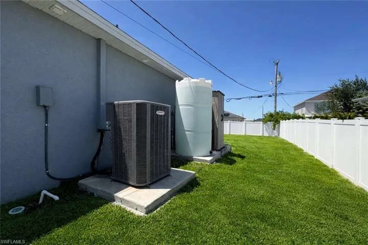2804 NE 2nd  PL, Cape Coral, FL 33909