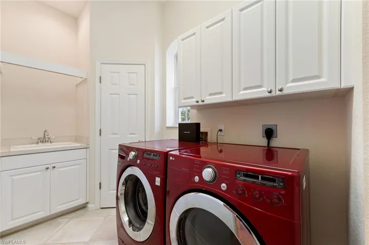10000 Valiant Ct 201, Miromar Lakes, Florida 33913