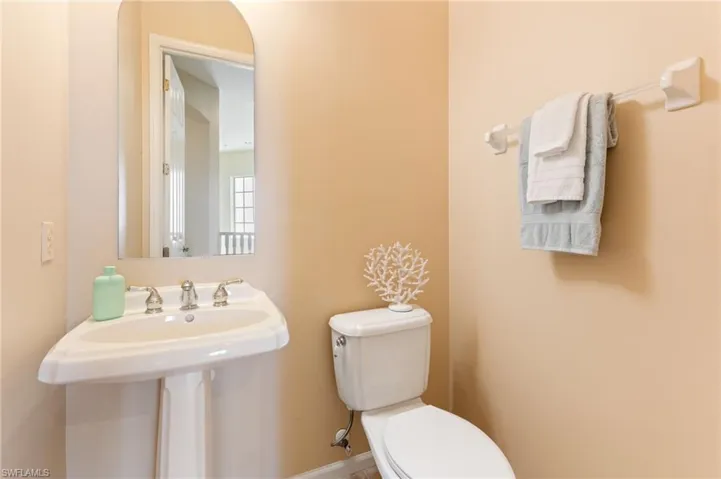 10000 Valiant Ct 201, Miromar Lakes, Florida 33913