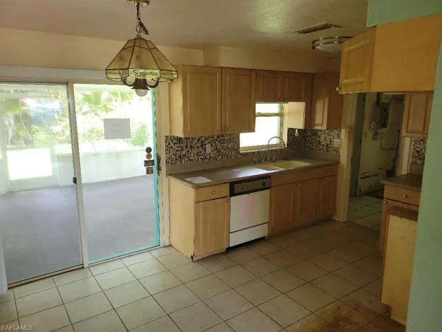 6683 E Tropicana Dr, Fort Myers, Florida 33919
