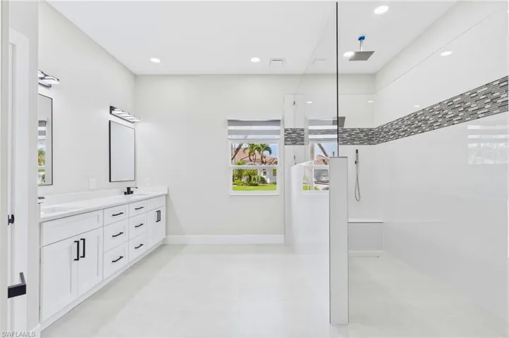 1817 Lagoon Ln, Cape Coral, Florida 33914