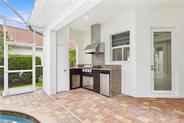outdoor kitchen