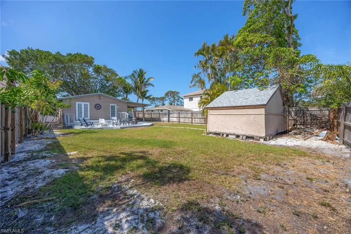 547 101st Ave N, Naples, Florida 34108
