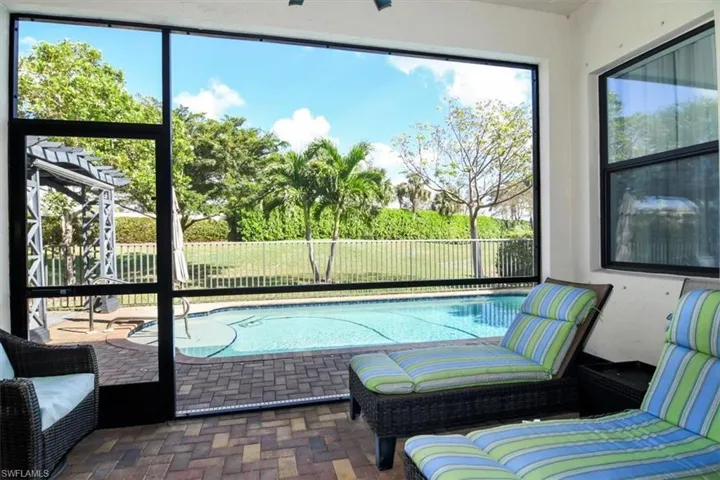 9236  Woodhurst  DR, Naples, FL 34120
