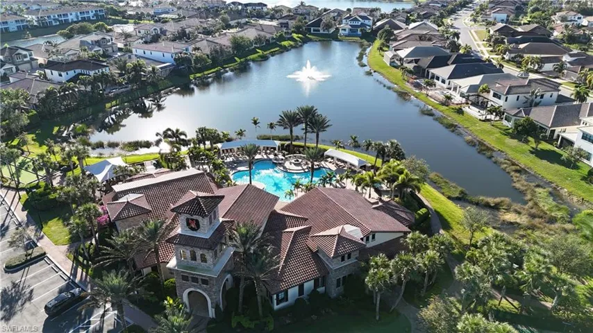 9236  Woodhurst  DR, Naples, FL 34120
