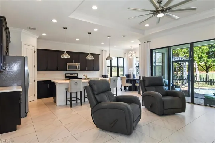 9236  Woodhurst  DR, Naples, FL 34120